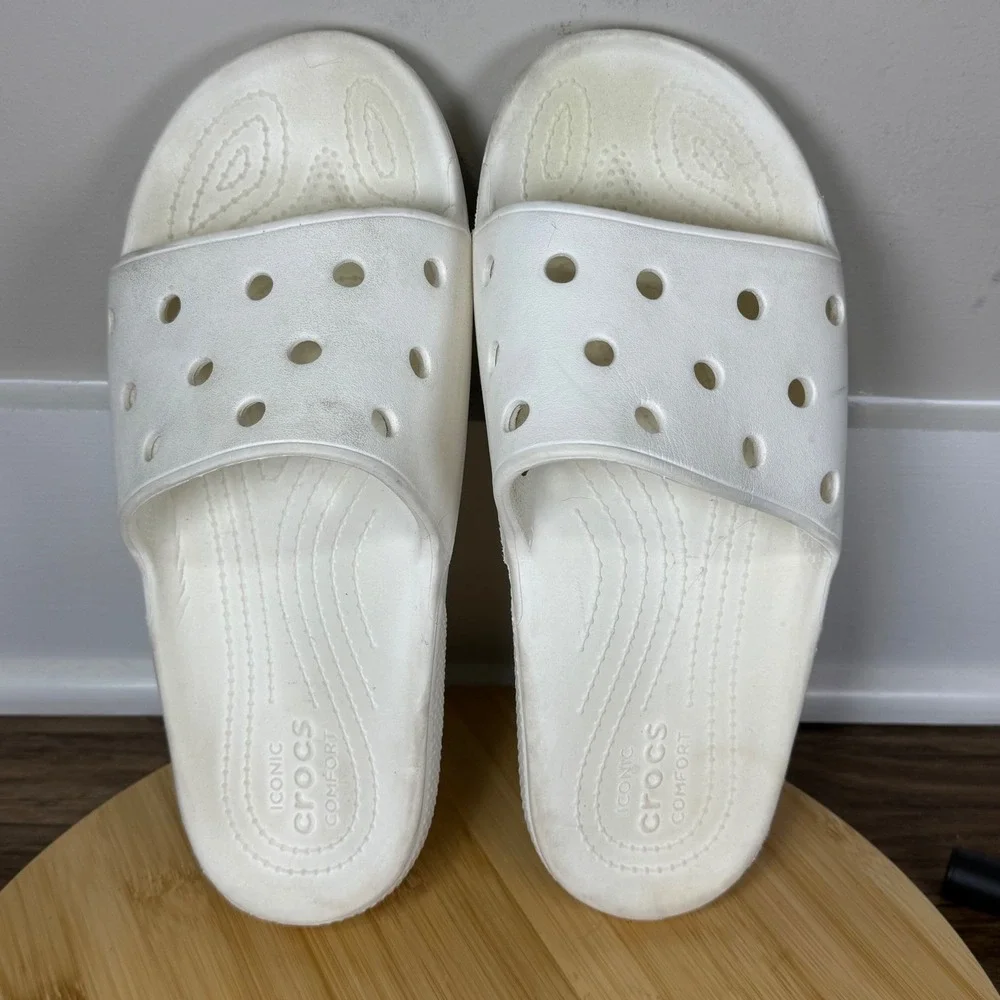 Crocs Classic Slides Unisex Men 9 Women 11 White Lightweight Comfort Casual